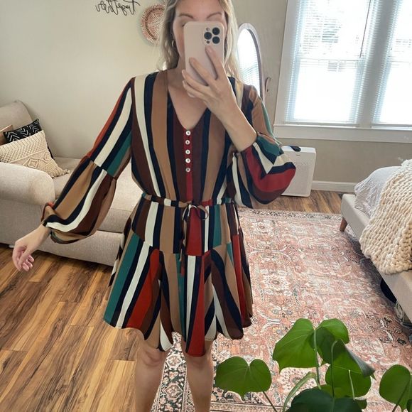 Entro Flowy Dress  - Picture 8 of 8